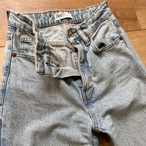 Zara Mom Jeans | High Waisted | Size 0
